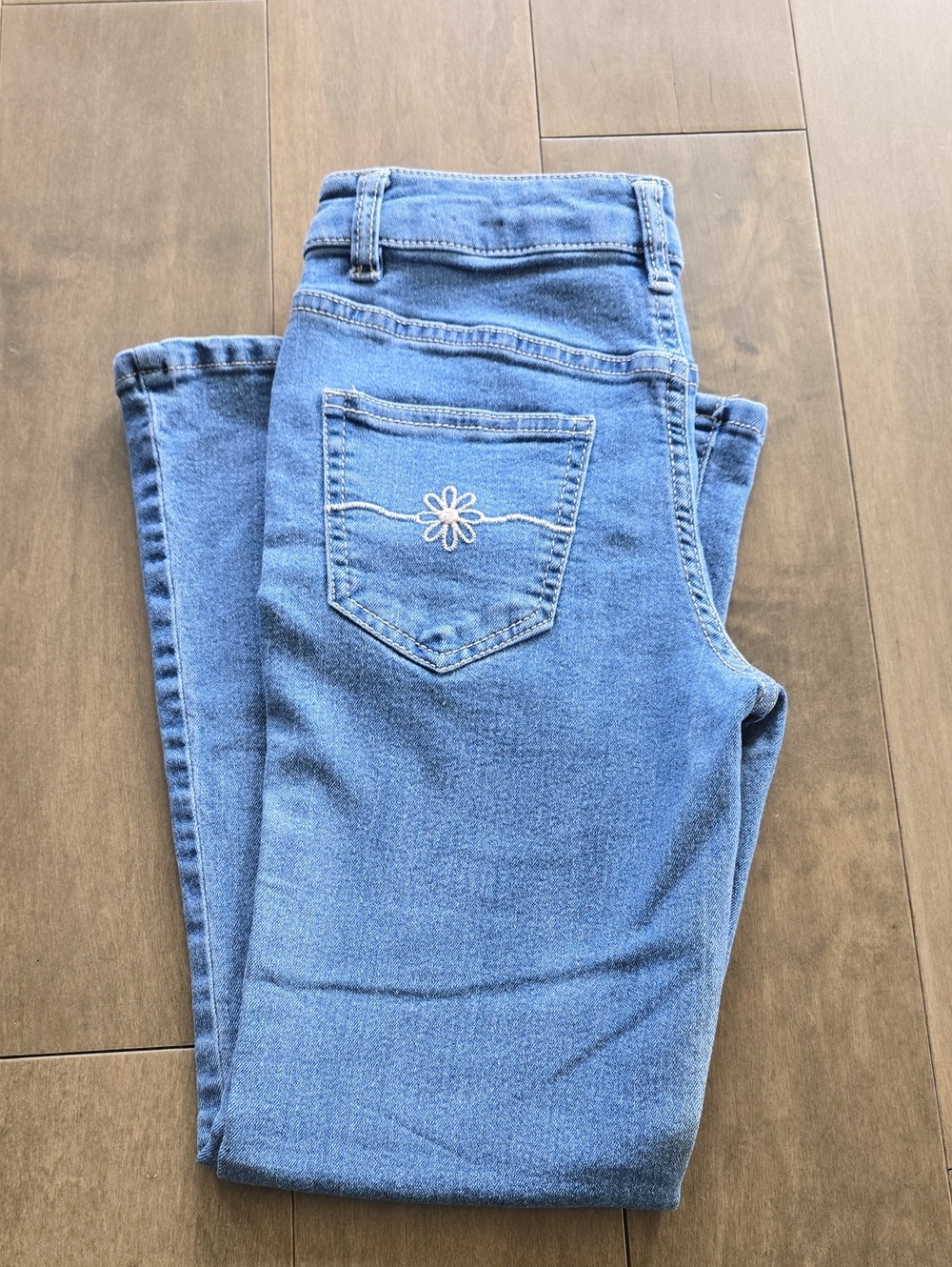 Zunie Girls Blue Denim Jeans with Embroidered Daisy Pocket